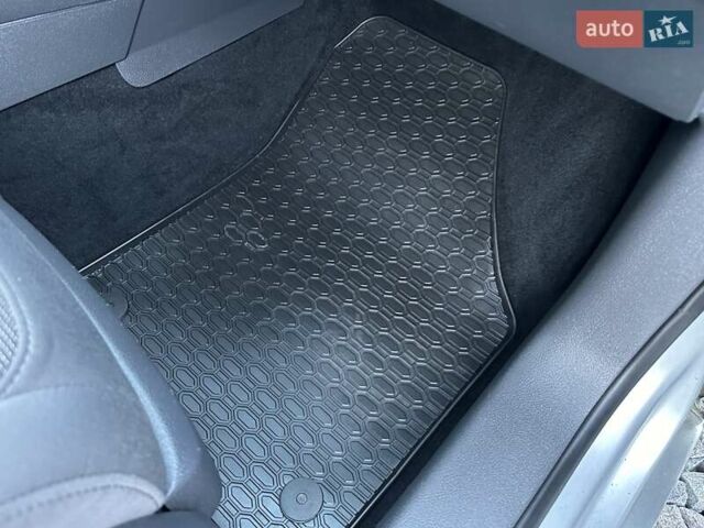 Серый Фольксваген Туран, объемом двигателя 1.4 л и пробегом 142 тыс. км за 8650 $, фото 83 на Automoto.ua