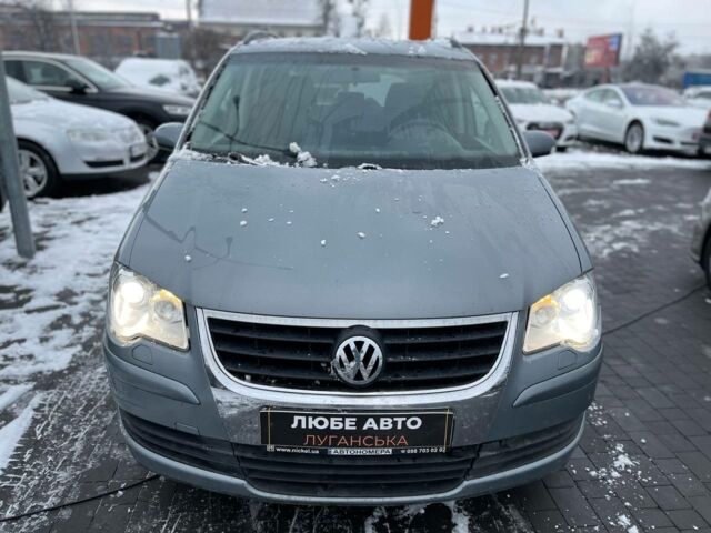 Серый Фольксваген Туран, объемом двигателя 1.9 л и пробегом 237 тыс. км за 6700 $, фото 2 на Automoto.ua