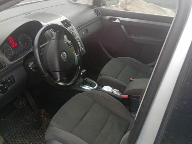 Сірий Фольксваген Туран, об'ємом двигуна 1.9 л та пробігом 359 тис. км за 2150 $, фото 5 на Automoto.ua