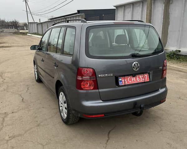 Сірий Фольксваген Туран, об'ємом двигуна 1.4 л та пробігом 185 тис. км за 7500 $, фото 4 на Automoto.ua
