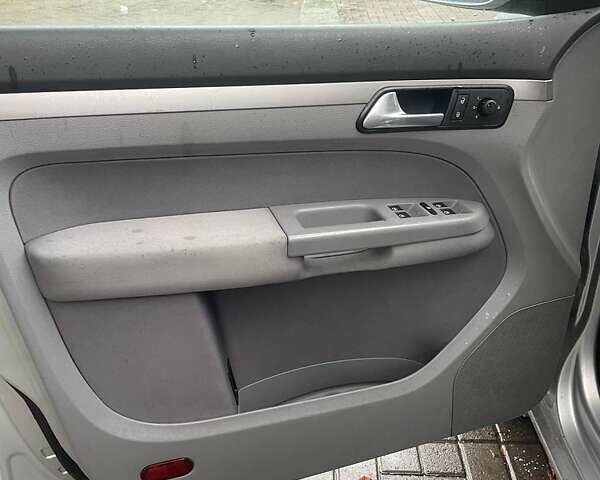 Сірий Фольксваген Туран, об'ємом двигуна 1.4 л та пробігом 179 тис. км за 5956 $, фото 4 на Automoto.ua