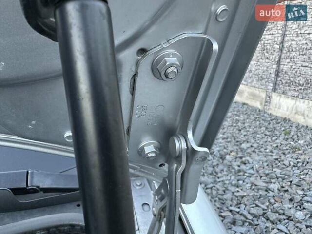 Серый Фольксваген Туран, объемом двигателя 1.4 л и пробегом 142 тыс. км за 8650 $, фото 108 на Automoto.ua