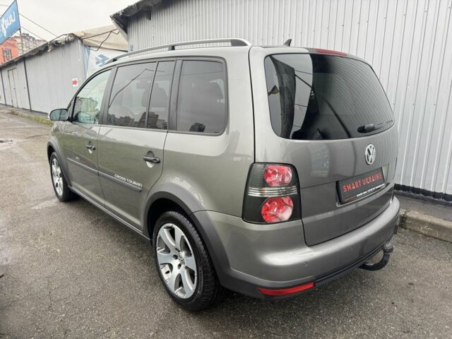 Серый Фольксваген Туран, объемом двигателя 1.4 л и пробегом 223 тыс. км за 8450 $, фото 2 на Automoto.ua