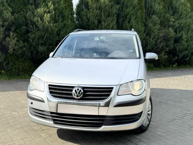 Сірий Фольксваген Туран, об'ємом двигуна 2 л та пробігом 230 тис. км за 6900 $, фото 1 на Automoto.ua