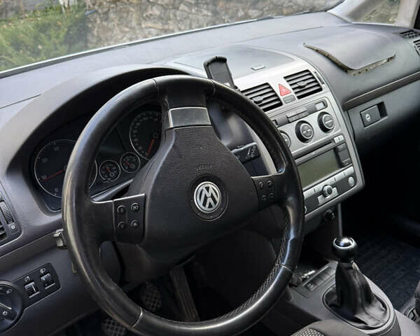 Сірий Фольксваген Туран, об'ємом двигуна 1.97 л та пробігом 270 тис. км за 7900 $, фото 7 на Automoto.ua