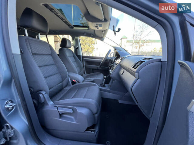 Серый Фольксваген Туран, объемом двигателя 1.4 л и пробегом 188 тыс. км за 6000 $, фото 56 на Automoto.ua