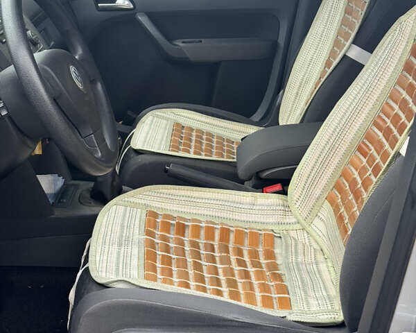 Серый Фольксваген Туран, объемом двигателя 1.9 л и пробегом 115 тыс. км за 10500 $, фото 7 на Automoto.ua