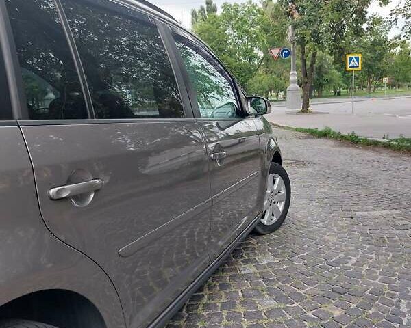 Сірий Фольксваген Туран, об'ємом двигуна 1.4 л та пробігом 232 тис. км за 7000 $, фото 8 на Automoto.ua