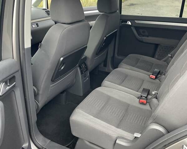 Сірий Фольксваген Туран, об'ємом двигуна 1.4 л та пробігом 205 тис. км за 6950 $, фото 24 на Automoto.ua