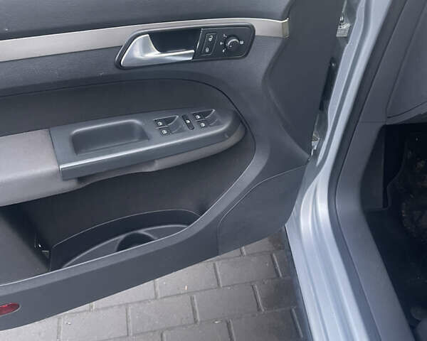 Сірий Фольксваген Туран, об'ємом двигуна 1.4 л та пробігом 237 тис. км за 6150 $, фото 15 на Automoto.ua