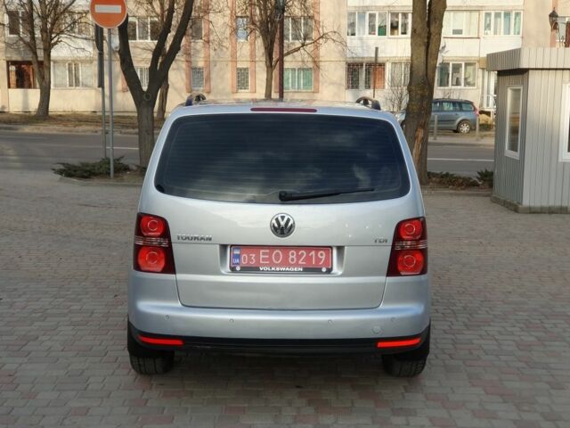 Сірий Фольксваген Туран, об'ємом двигуна 1.9 л та пробігом 224 тис. км за 8990 $, фото 9 на Automoto.ua