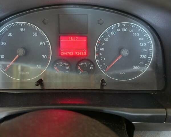 Серый Фольксваген Туран, объемом двигателя 1.6 л и пробегом 264 тыс. км за 8400 $, фото 5 на Automoto.ua