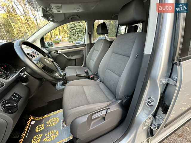 Сірий Фольксваген Туран, об'ємом двигуна 1.6 л та пробігом 196 тис. км за 8199 $, фото 48 на Automoto.ua