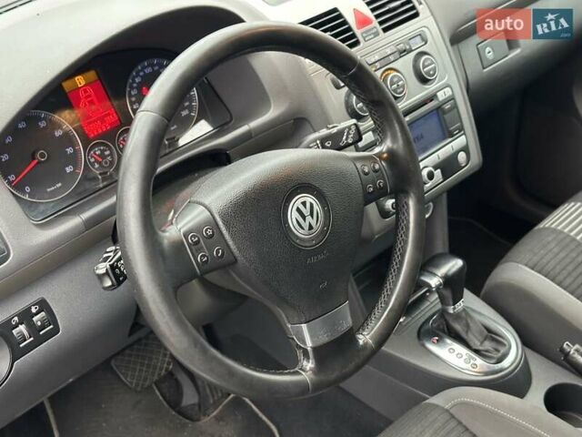 Серый Фольксваген Туран, объемом двигателя 1.39 л и пробегом 263 тыс. км за 6290 $, фото 19 на Automoto.ua