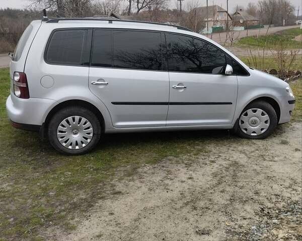 Сірий Фольксваген Туран, об'ємом двигуна 1.9 л та пробігом 257 тис. км за 8600 $, фото 5 на Automoto.ua