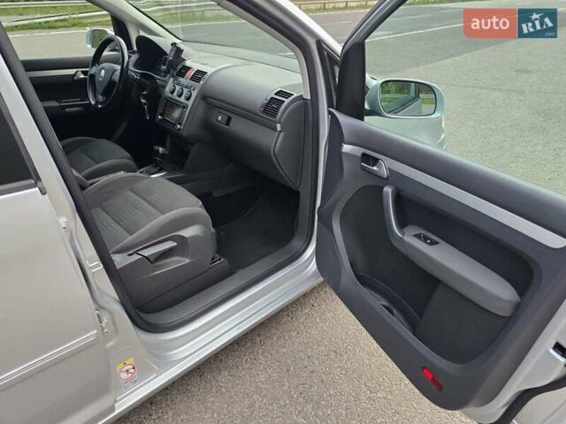 Серый Фольксваген Туран, объемом двигателя 2 л и пробегом 237 тыс. км за 9699 $, фото 43 на Automoto.ua