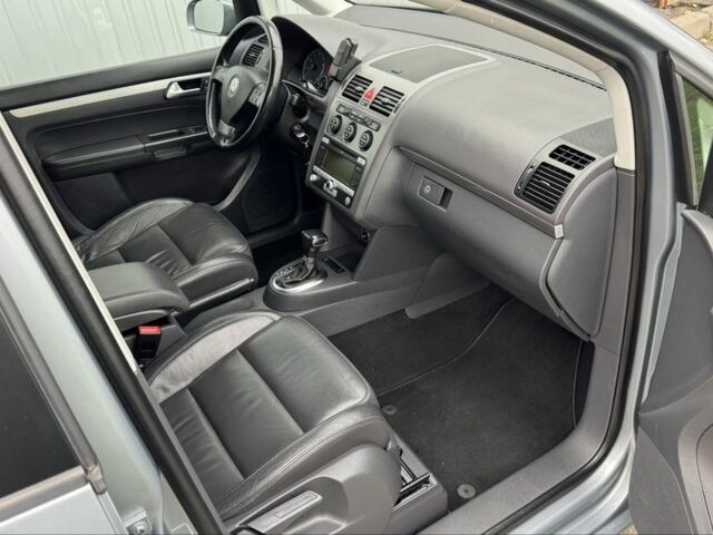 Серый Фольксваген Туран, объемом двигателя 1.4 л и пробегом 187 тыс. км за 8250 $, фото 18 на Automoto.ua