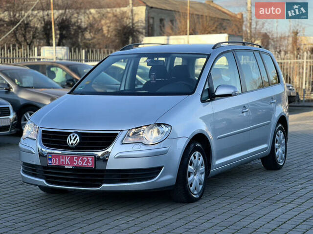 Серый Фольксваген Туран, объемом двигателя 1.4 л и пробегом 175 тыс. км за 7500 $, фото 2 на Automoto.ua