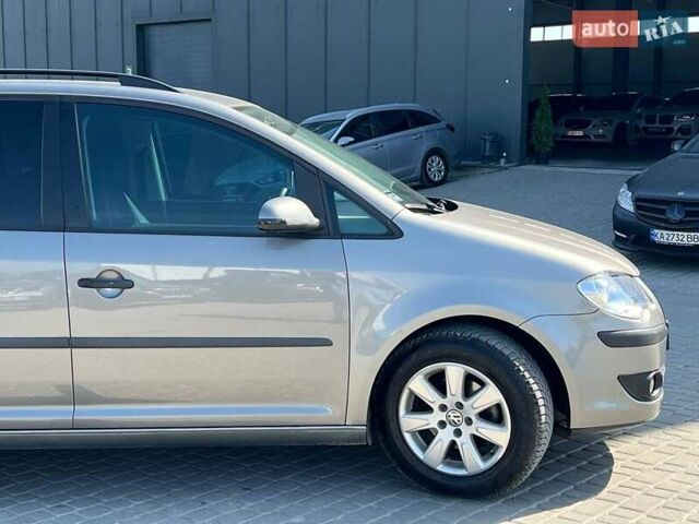 Сірий Фольксваген Туран, об'ємом двигуна 1.6 л та пробігом 254 тис. км за 7590 $, фото 10 на Automoto.ua