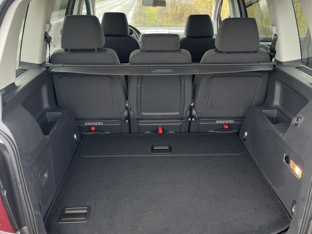 Серый Фольксваген Туран, объемом двигателя 1.4 л и пробегом 205 тыс. км за 6900 $, фото 20 на Automoto.ua