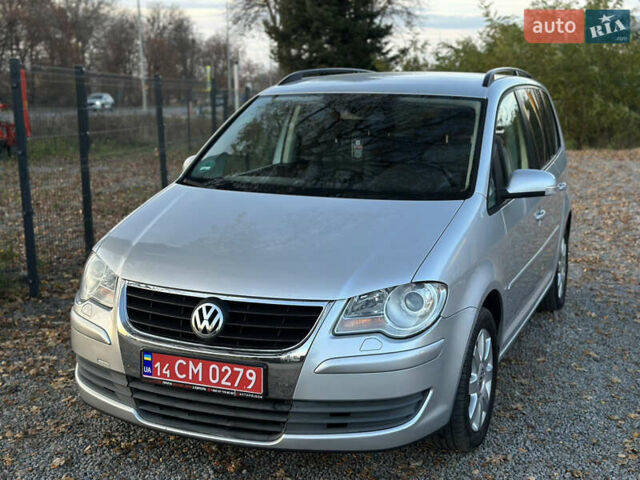 Серый Фольксваген Туран, объемом двигателя 1.6 л и пробегом 236 тыс. км за 8200 $, фото 5 на Automoto.ua