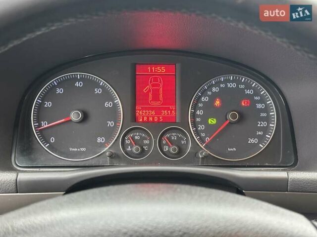 Серый Фольксваген Туран, объемом двигателя 1.39 л и пробегом 263 тыс. км за 6290 $, фото 22 на Automoto.ua