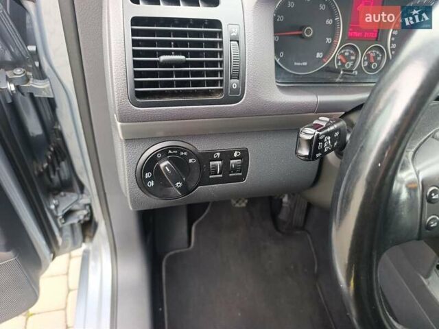 Серый Фольксваген Туран, объемом двигателя 1.4 л и пробегом 170 тыс. км за 7882 $, фото 16 на Automoto.ua