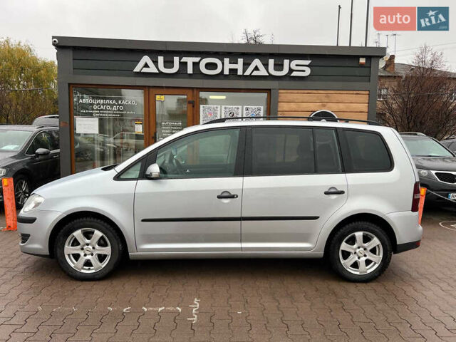 Серый Фольксваген Туран, объемом двигателя 1.9 л и пробегом 235 тыс. км за 7999 $, фото 4 на Automoto.ua