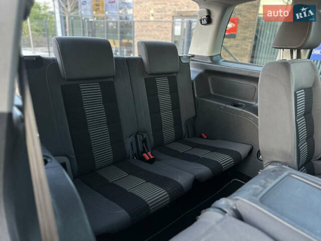 Серый Фольксваген Туран, объемом двигателя 1.6 л и пробегом 236 тыс. км за 8200 $, фото 50 на Automoto.ua