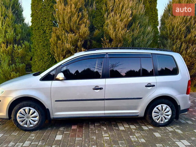 Серый Фольксваген Туран, объемом двигателя 1.98 л и пробегом 230 тыс. км за 6500 $, фото 3 на Automoto.ua