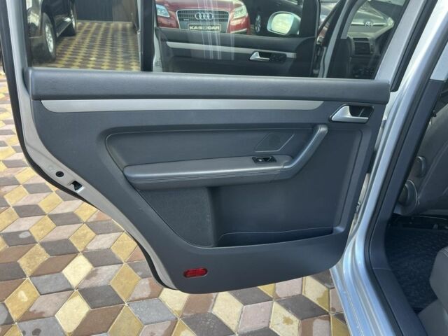 Сірий Фольксваген Туран, об'ємом двигуна 1.4 л та пробігом 220 тис. км за 8850 $, фото 16 на Automoto.ua