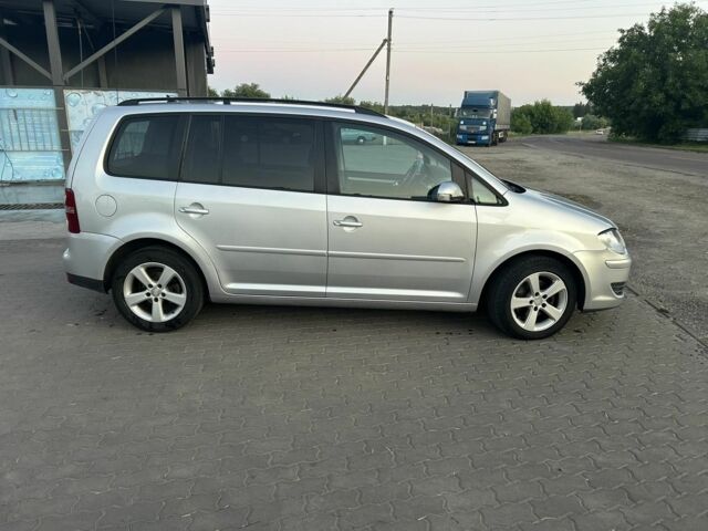 Сірий Фольксваген Туран, об'ємом двигуна 1.4 л та пробігом 210 тис. км за 7000 $, фото 2 на Automoto.ua