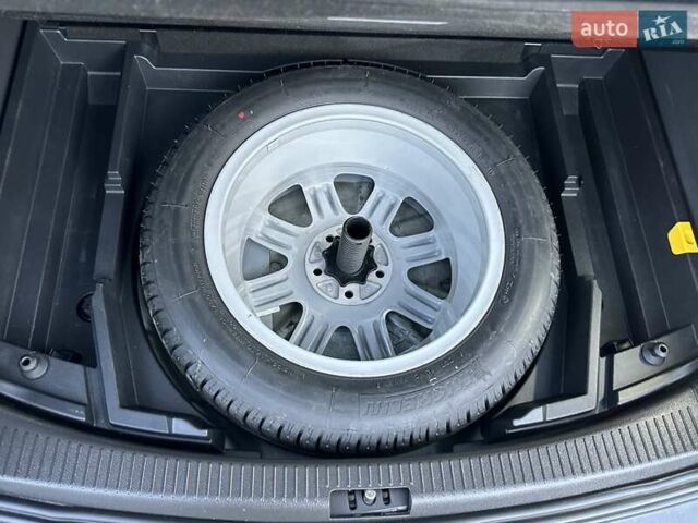 Серый Фольксваген Туран, объемом двигателя 1.4 л и пробегом 142 тыс. км за 8650 $, фото 97 на Automoto.ua