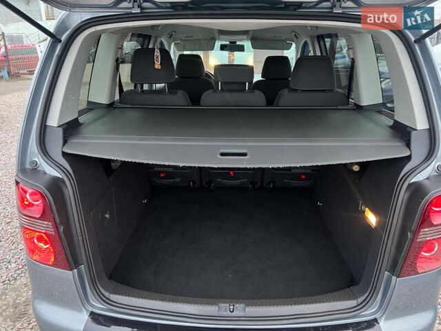 Серый Фольксваген Туран, объемом двигателя 1.4 л и пробегом 189 тыс. км за 7700 $, фото 18 на Automoto.ua