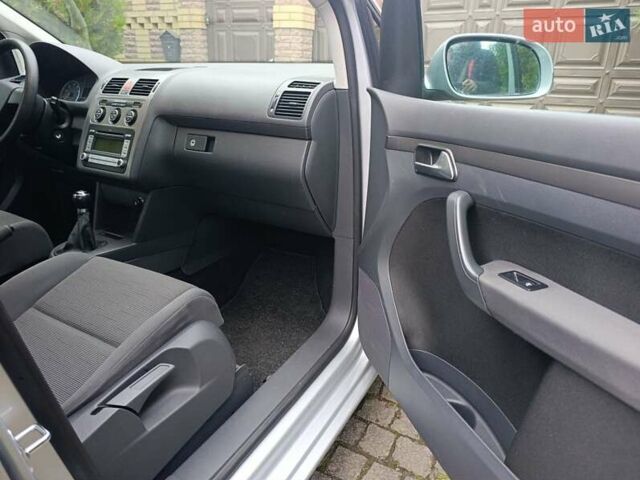 Сірий Фольксваген Туран, об'ємом двигуна 1.6 л та пробігом 216 тис. км за 7700 $, фото 25 на Automoto.ua