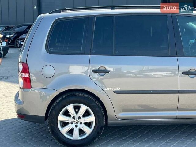 Сірий Фольксваген Туран, об'ємом двигуна 1.6 л та пробігом 254 тис. км за 7590 $, фото 8 на Automoto.ua