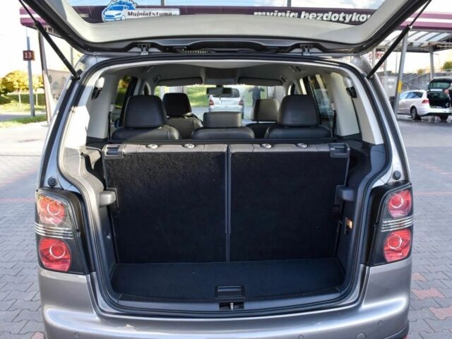 Сірий Фольксваген Туран, об'ємом двигуна 2 л та пробігом 264 тис. км за 5000 $, фото 15 на Automoto.ua