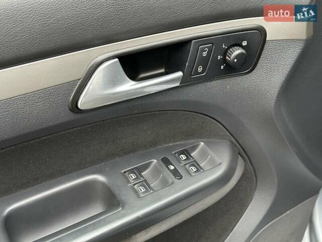 Серый Фольксваген Туран, объемом двигателя 1.39 л и пробегом 263 тыс. км за 6290 $, фото 17 на Automoto.ua