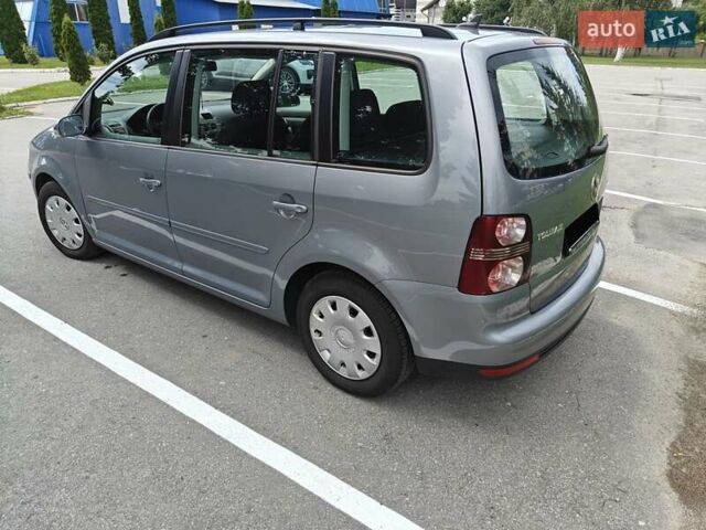 Сірий Фольксваген Туран, об'ємом двигуна 1.9 л та пробігом 263 тис. км за 8500 $, фото 2 на Automoto.ua