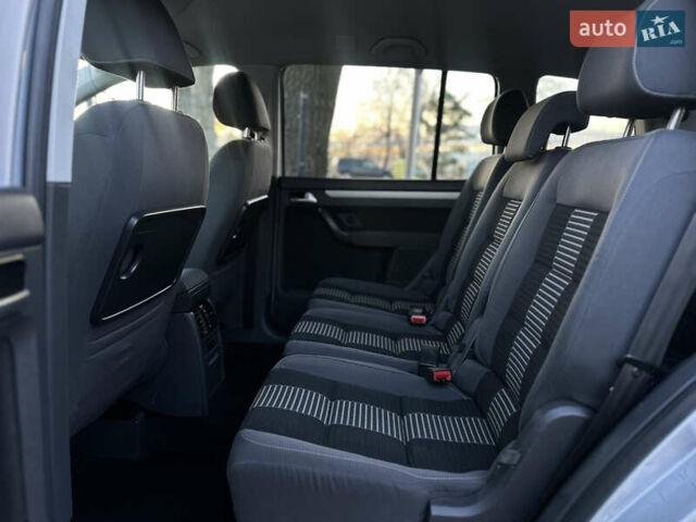 Серый Фольксваген Туран, объемом двигателя 1.6 л и пробегом 236 тыс. км за 8200 $, фото 37 на Automoto.ua