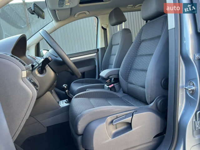 Серый Фольксваген Туран, объемом двигателя 1.4 л и пробегом 188 тыс. км за 6000 $, фото 72 на Automoto.ua