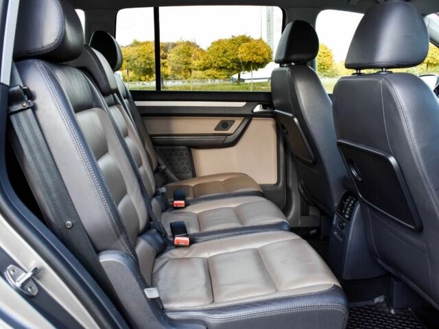 Сірий Фольксваген Туран, об'ємом двигуна 2 л та пробігом 264 тис. км за 5000 $, фото 13 на Automoto.ua