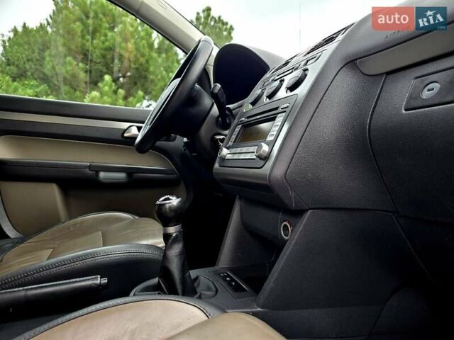 Сірий Фольксваген Туран, об'ємом двигуна 1.4 л та пробігом 220 тис. км за 7400 $, фото 57 на Automoto.ua