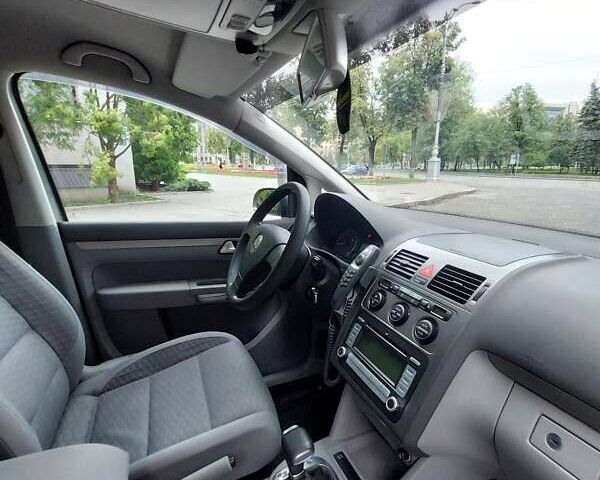 Сірий Фольксваген Туран, об'ємом двигуна 1.4 л та пробігом 232 тис. км за 7000 $, фото 28 на Automoto.ua