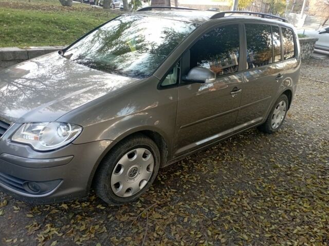 Сірий Фольксваген Туран, об'ємом двигуна 2 л та пробігом 382 тис. км за 5000 $, фото 4 на Automoto.ua