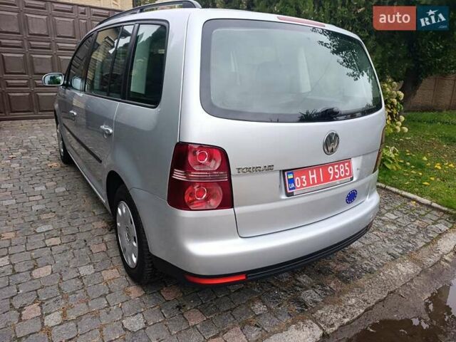 Сірий Фольксваген Туран, об'ємом двигуна 1.6 л та пробігом 216 тис. км за 7700 $, фото 12 на Automoto.ua