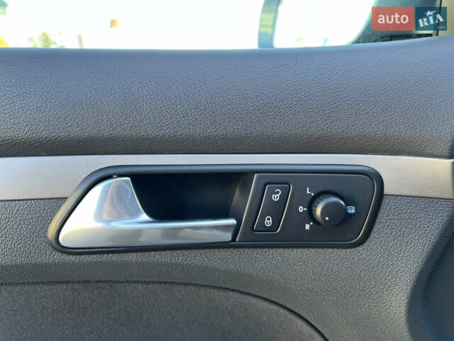 Серый Фольксваген Туран, объемом двигателя 1.4 л и пробегом 188 тыс. км за 6000 $, фото 60 на Automoto.ua