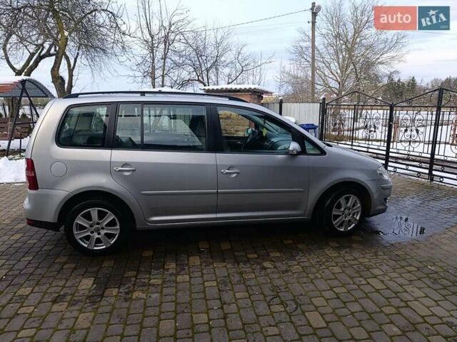 Серый Фольксваген Туран, объемом двигателя 1.6 л и пробегом 264 тыс. км за 8400 $, фото 3 на Automoto.ua