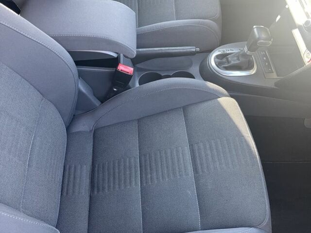 Серый Фольксваген Туран, объемом двигателя 1.4 л и пробегом 205 тыс. км за 6900 $, фото 8 на Automoto.ua