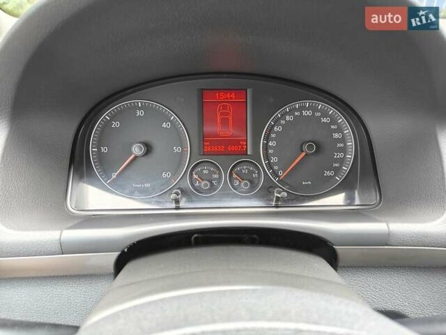Сірий Фольксваген Туран, об'ємом двигуна 1.9 л та пробігом 263 тис. км за 8500 $, фото 7 на Automoto.ua